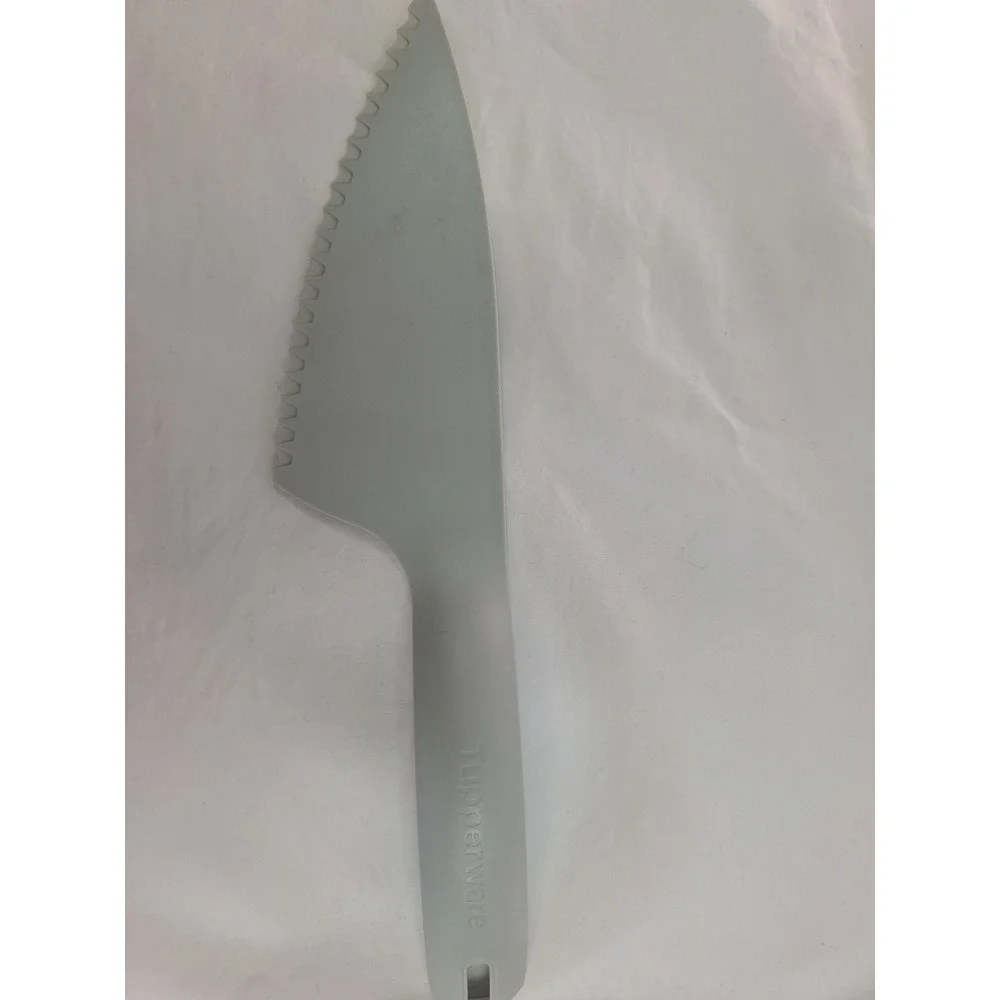Tupperware Plastic Cake Pastry Server Serrated Slicer Gray 11.75 Inch 5189A-4